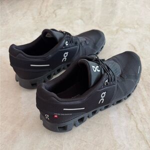 On Running Men's Charcoal Black Athletic Shoes